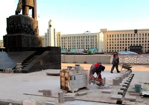 Укладка тротуарной плитки