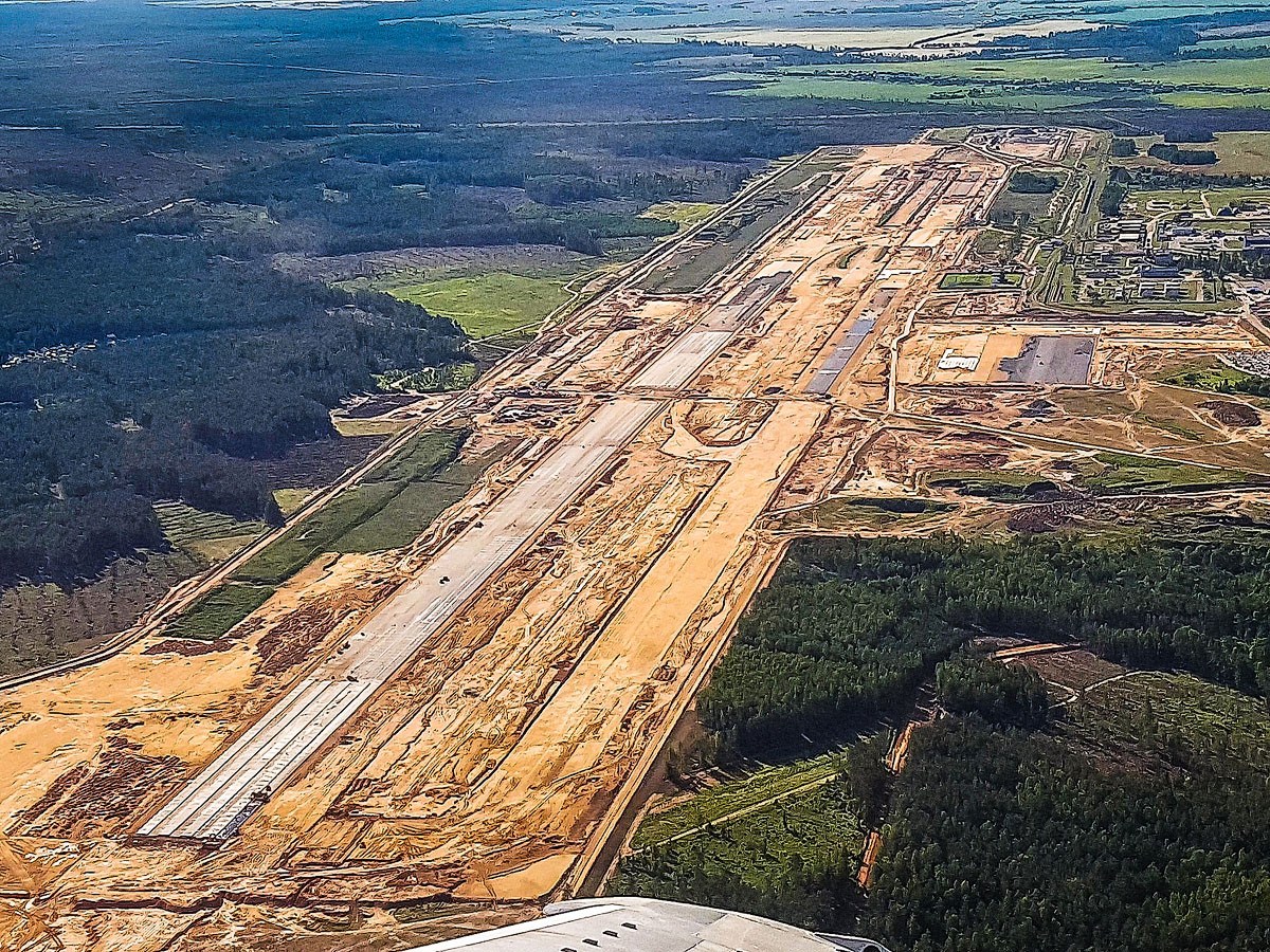 Строительство аэродрома. ВПП Минск. Минск-2 аэропорт 1 ВПП. Аэропорт Минск 2 полосы. Стройка ВПП.